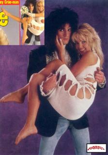 Heather Locklear feet photo thumbnail