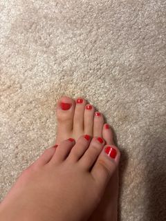 Heather McComb feet photo 1