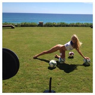 Heather Rae Young feet photo 5