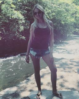 Heather Rae Young feet photo 2