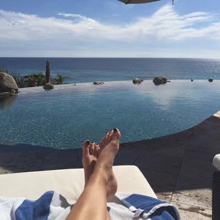 Heather Rae Young feet photo 12