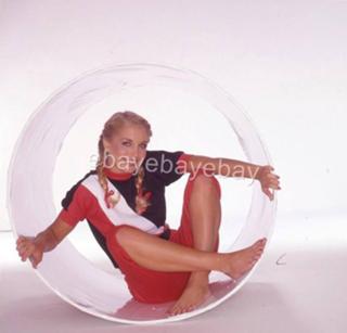 Heather Thomas feet photo thumbnail