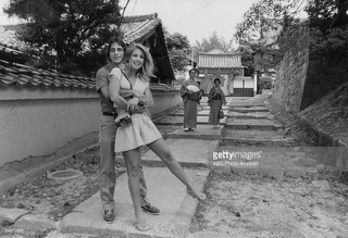 Heather Thomas feet photo thumbnail