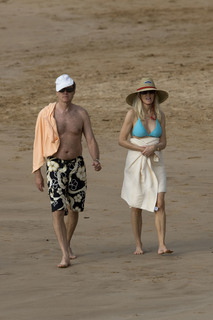 Heather Thomas feet photo thumbnail