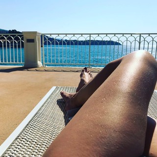 Heather Tom feet photo 8