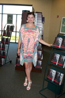 Heather Tom feet photo 10
