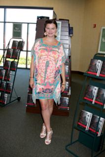 Heather Tom feet photo 9