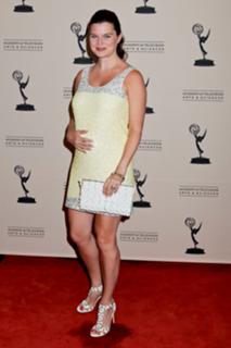 Heather Tom feet photo 3