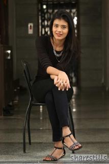 Hebah Patel feet photo 3