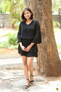 Hebah Patel feet photo 8