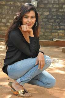 Hebah Patel feet photo 14