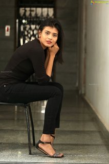 Hebah Patel feet photo 19
