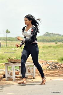 Hebah Patel feet photo 15