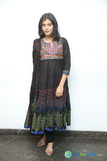 Hebah Patel feet photo 5