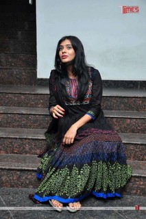 Hebah Patel feet photo 16