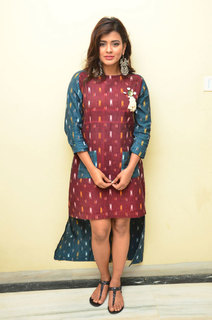 Hebah Patel feet photo 1