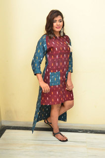 Hebah Patel feet photo 20