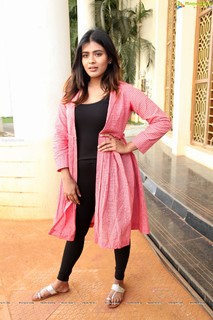 Hebah Patel feet photo 15