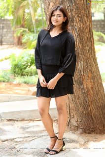 Hebah Patel feet photo 9