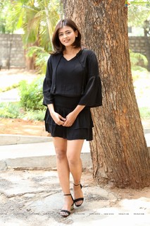 Hebah Patel feet photo 8