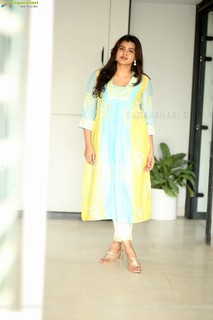 Hebah Patel feet photo 11