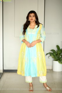 Hebah Patel feet photo 6