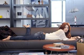 Hebe Tien feet photo 1