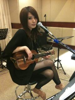 Hebe Tien feet photo 12