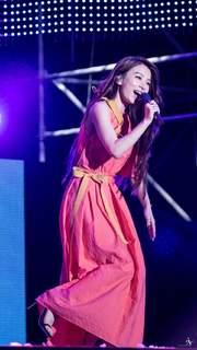 Hebe Tien feet photo 13