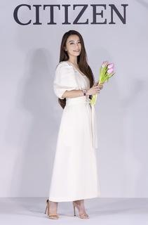 Hebe Tien feet photo 10