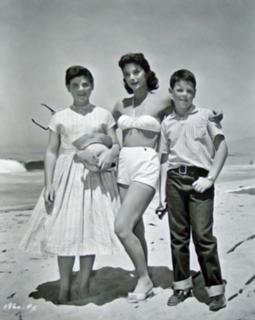 Hedy Lamarr feet photo thumbnail