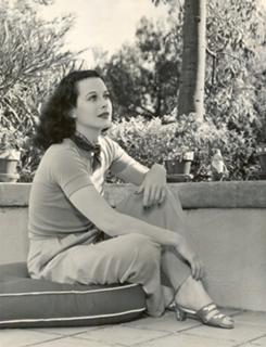 Hedy Lamarr feet photo thumbnail