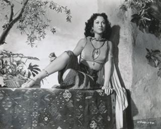Hedy Lamarr feet photo thumbnail