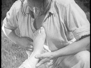 Hedy Lamarr feet photo thumbnail
