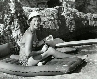 Hedy Lamarr feet photo thumbnail