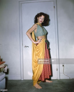 Hedy Lamarr feet photo thumbnail