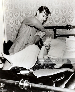 Hedy Lamarr feet photo thumbnail
