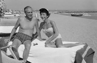 Hedy Lamarr feet photo thumbnail