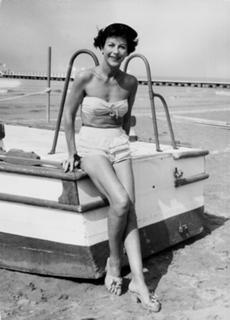 Hedy Lamarr feet photo thumbnail