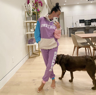 Heidi D'Amelio feet photo thumbnail