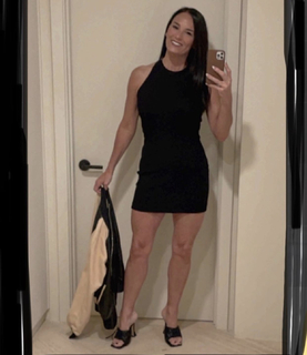 Heidi D'Amelio feet photo thumbnail