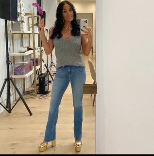 Heidi D'Amelio feet photo thumbnail