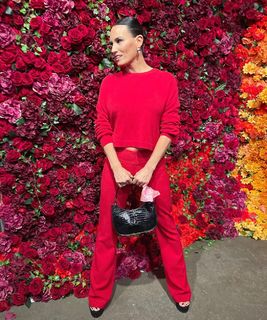 Heidi D'Amelio feet photo thumbnail