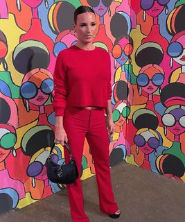 Heidi D'Amelio feet photo thumbnail