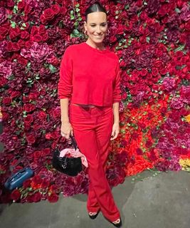 Heidi D'Amelio feet photo thumbnail