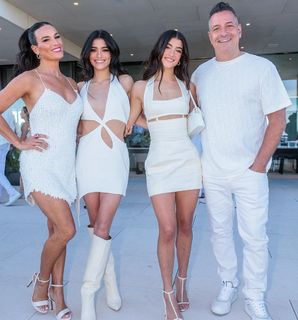 Heidi D'Amelio feet photo thumbnail