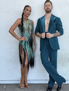 Heidi D'Amelio feet photo thumbnail