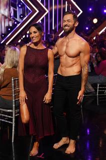 Heidi D'Amelio feet photo thumbnail