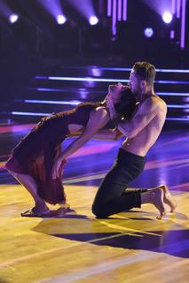 Heidi D'Amelio feet photo thumbnail