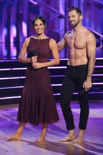 Heidi D'Amelio feet photo thumbnail